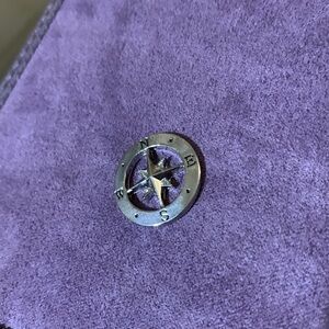 Compass decorative plate for floating locket
